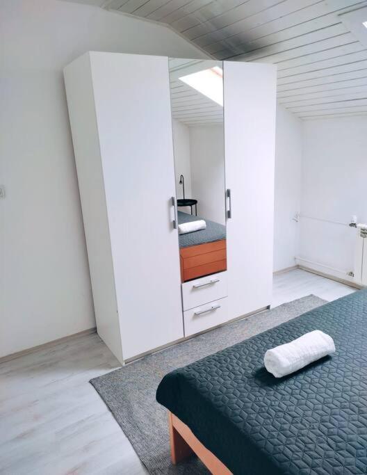 Udoban Stan Sa Terasom U Mirnom Okruzenju Apartment Zagreb Exterior photo