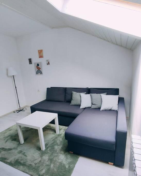 Udoban Stan Sa Terasom U Mirnom Okruzenju Apartment Zagreb Exterior photo